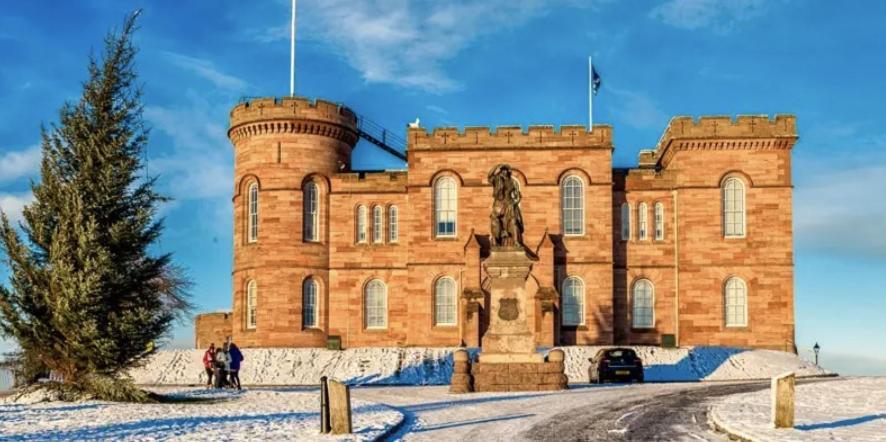 The Castle Front Nest Villa Inverness Exteriör bild
